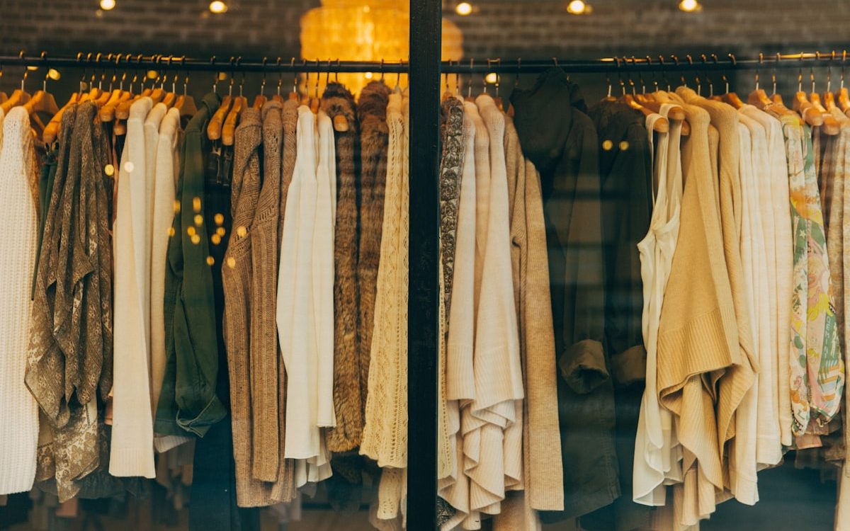 The Monochrome Wardrobe: Mastering Nuance, Tonal Texture, and Depth