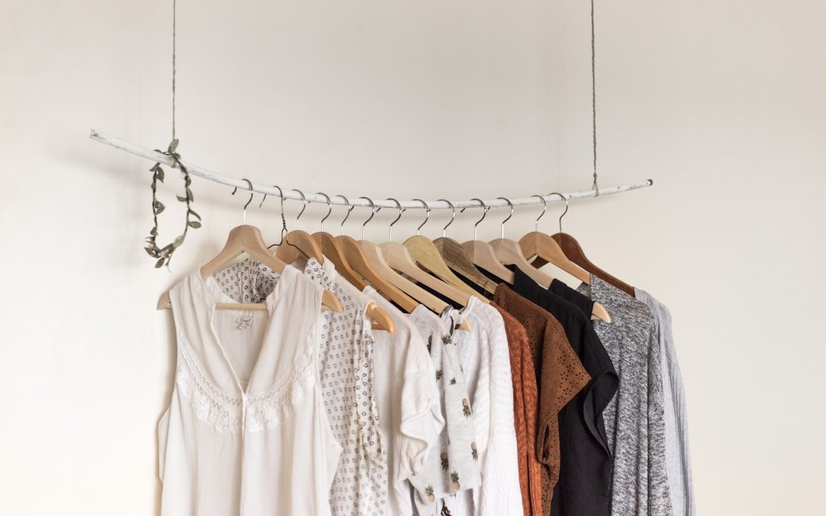 The Architecture of the Relaxed Silhouette