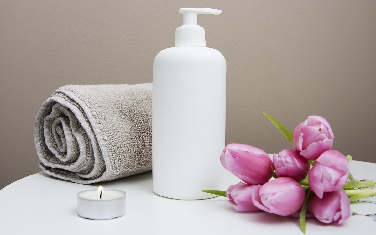 The Evening Soak: Therapeutic Bath Rituals with Dead Sea Salts and Herbal Infusions